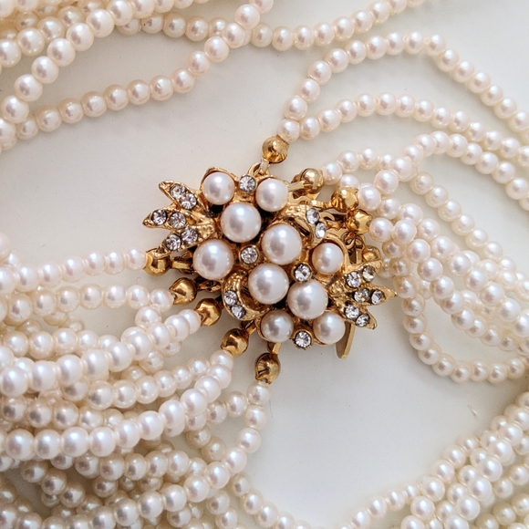 Chloe Pearl Necklace - Picture 3 of 5
